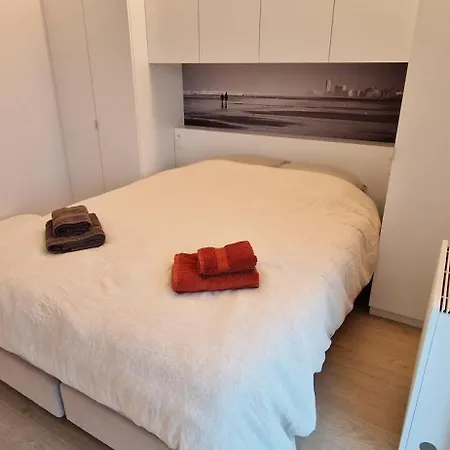 Modern Luxury 1-bedroom Close To The And The Sea T21 *