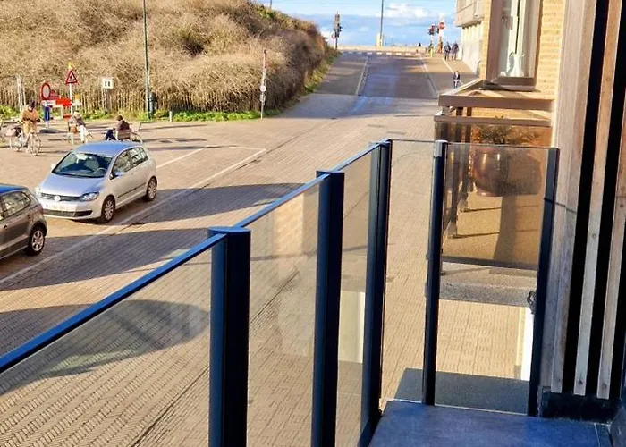 Apartment Modern Luxury 1-bedroom Close To The And The Sea T21